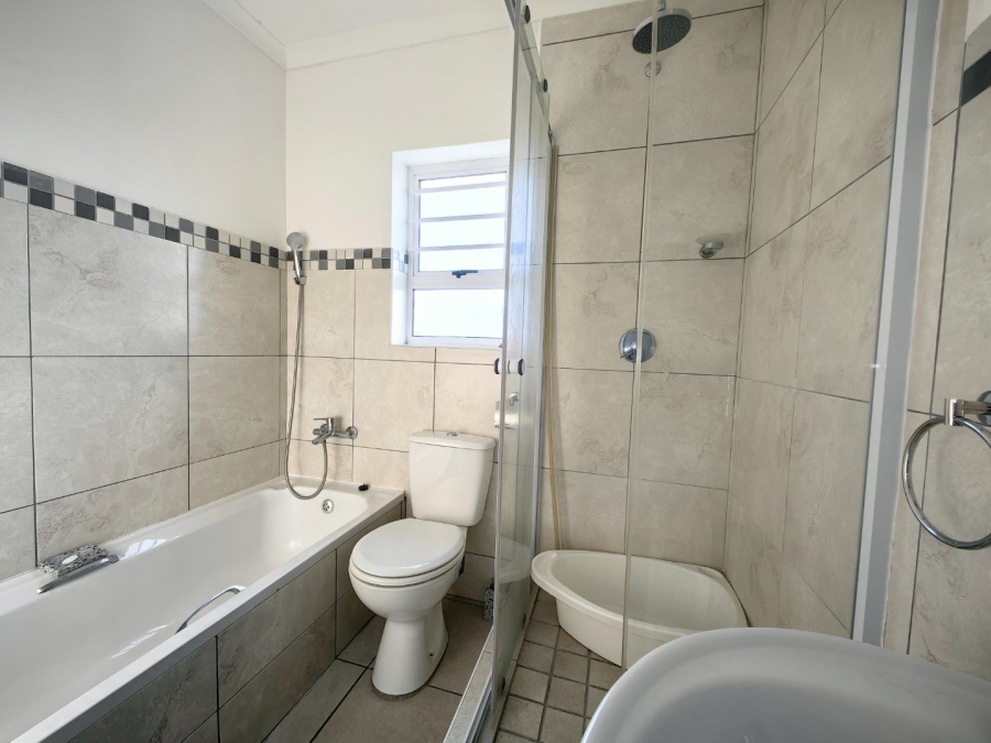 2 Bedroom Property for Sale in Stratford Green Western Cape